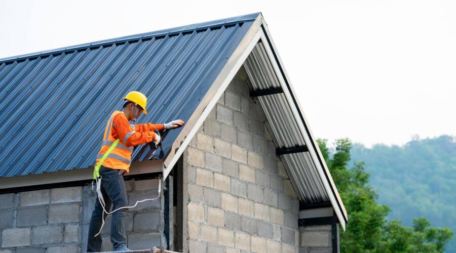 Professional gutter cleaning in Savannah, OH
